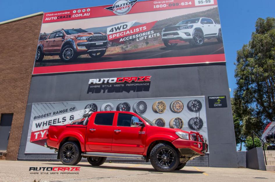 TOYOTA HILUX N70 4WD MONSTER XD 2 MATTE BLACK